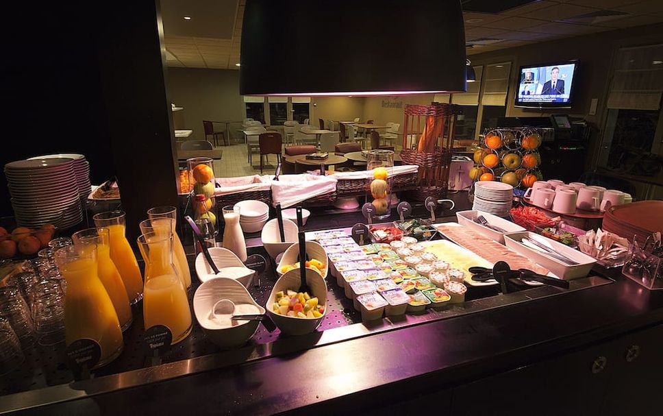 Buffet Photo
