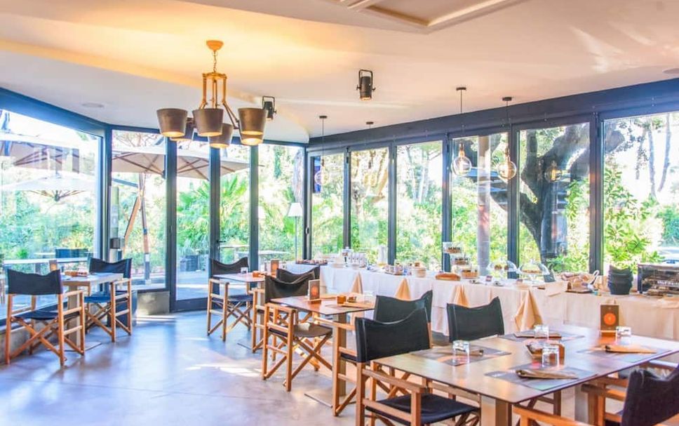 Restaurant Photo