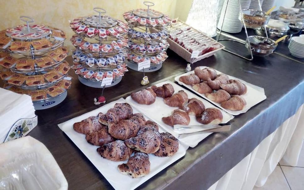 Buffet Photo
