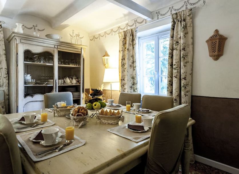 Dining room Photo
