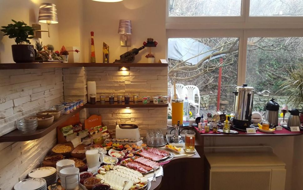Buffet Photo