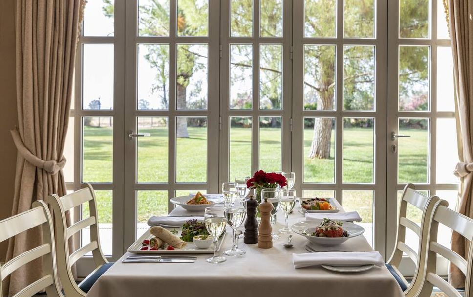 Dining room Photo