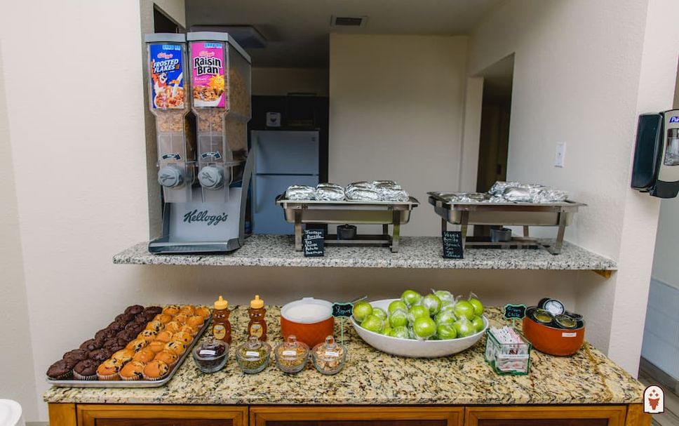 Buffet Photo