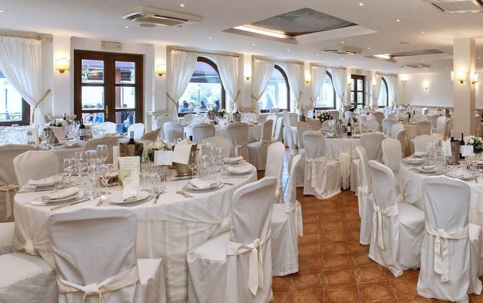 Banquet hall Photo
