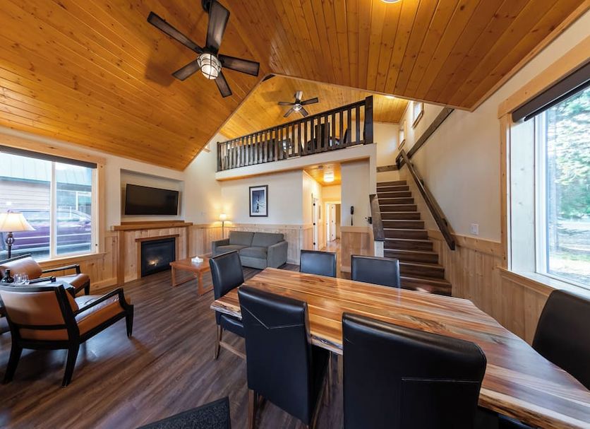 Dining room Photo