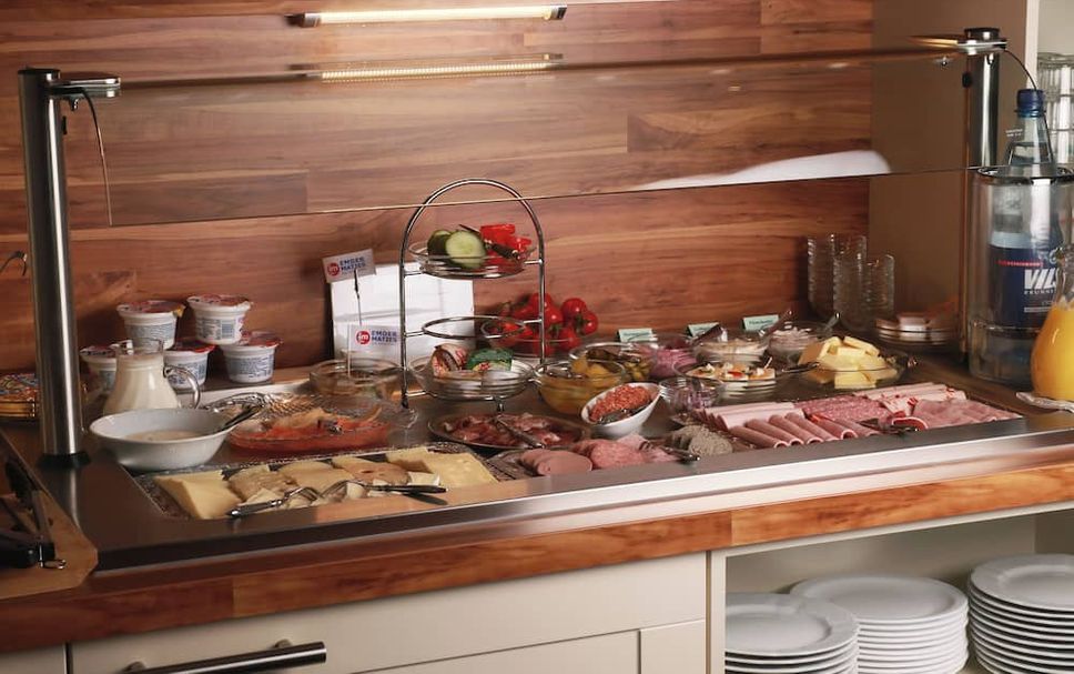 Buffet Photo