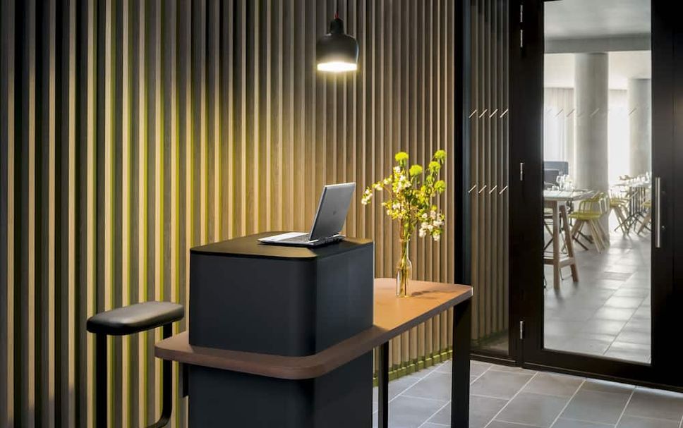Front desk Photo