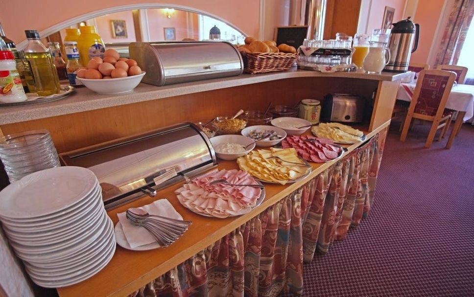 Buffet Photo