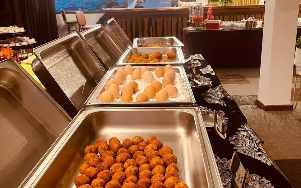 Buffet Photo