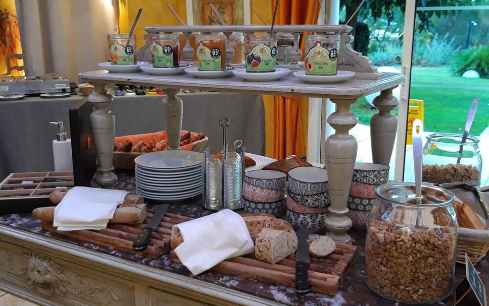 Buffet Photo
