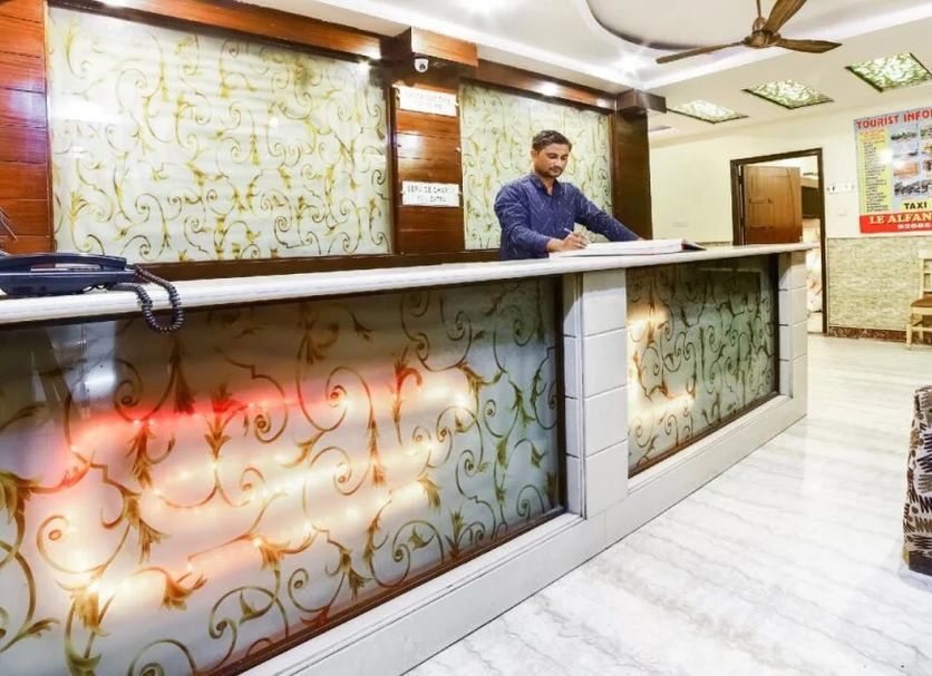 Front desk Photo