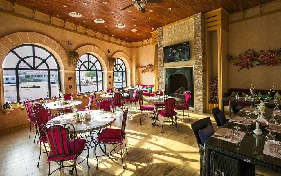 Restaurant Photo