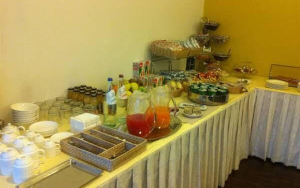 Buffet Photo