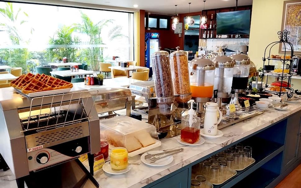 Buffet Photo