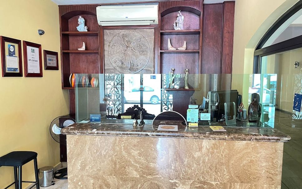 Front desk Photo