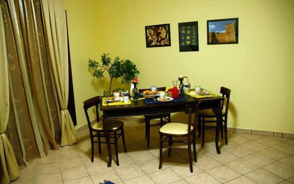 Dining room Photo