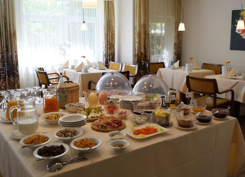 Buffet Photo