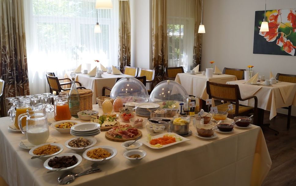 Buffet Photo
