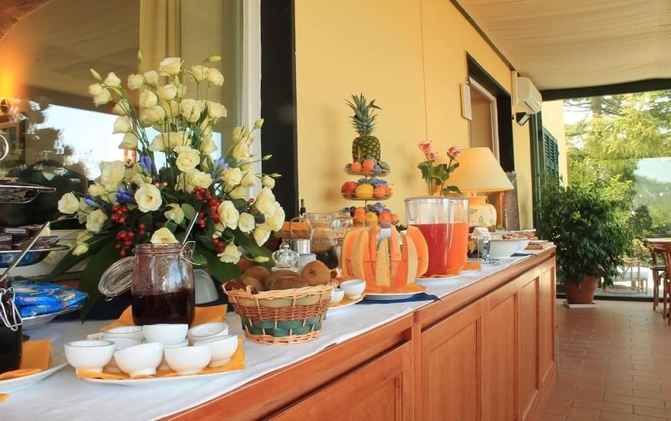 Buffet Photo