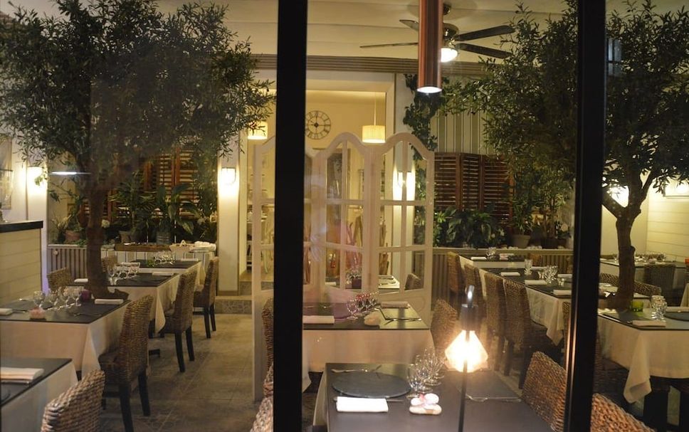 Restaurant Photo