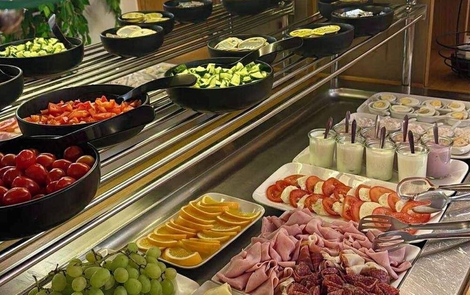 Buffet Photo