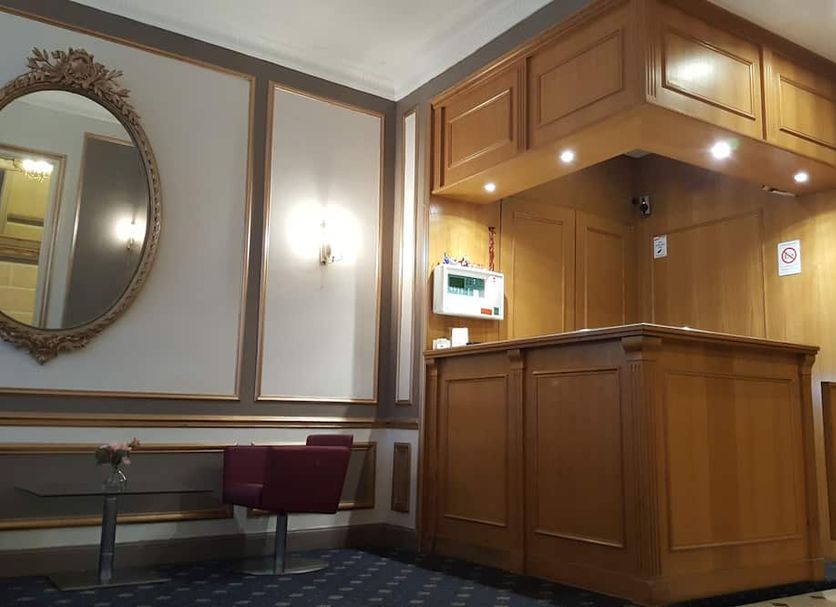 Front desk Photo