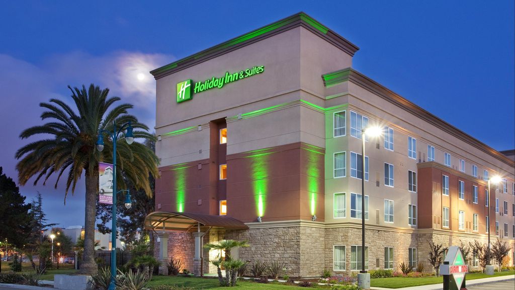 Holiday Inn & Suites Oakland Airport in Oakland, the United States