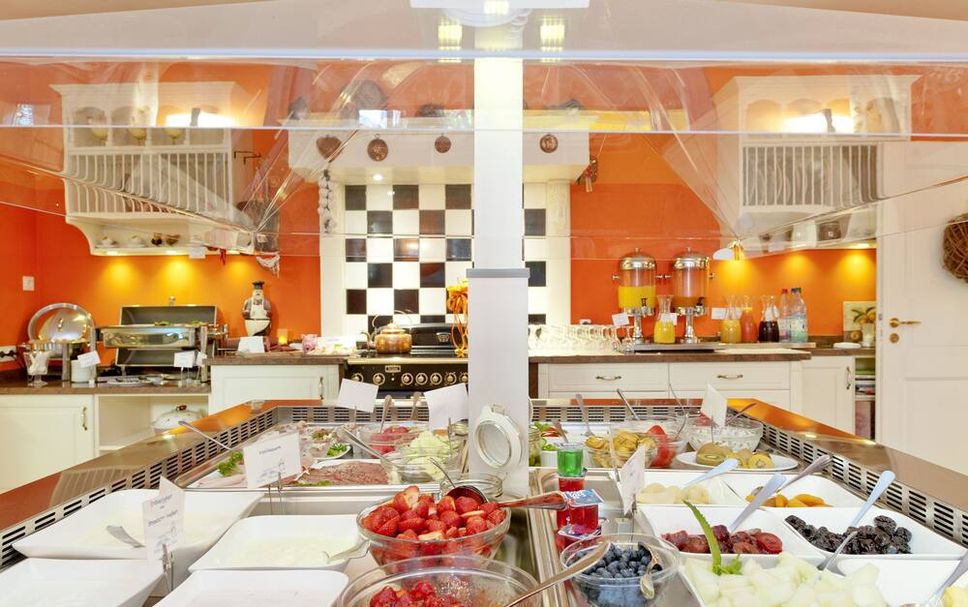 Buffet Photo