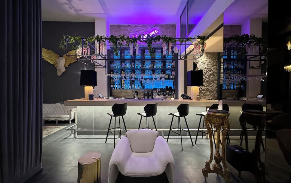 Bar Photo