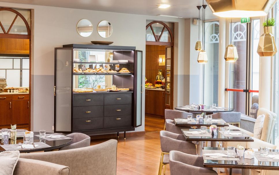 Restaurant Photo
