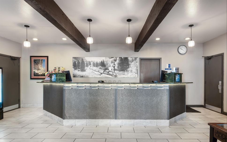 Front desk Photo