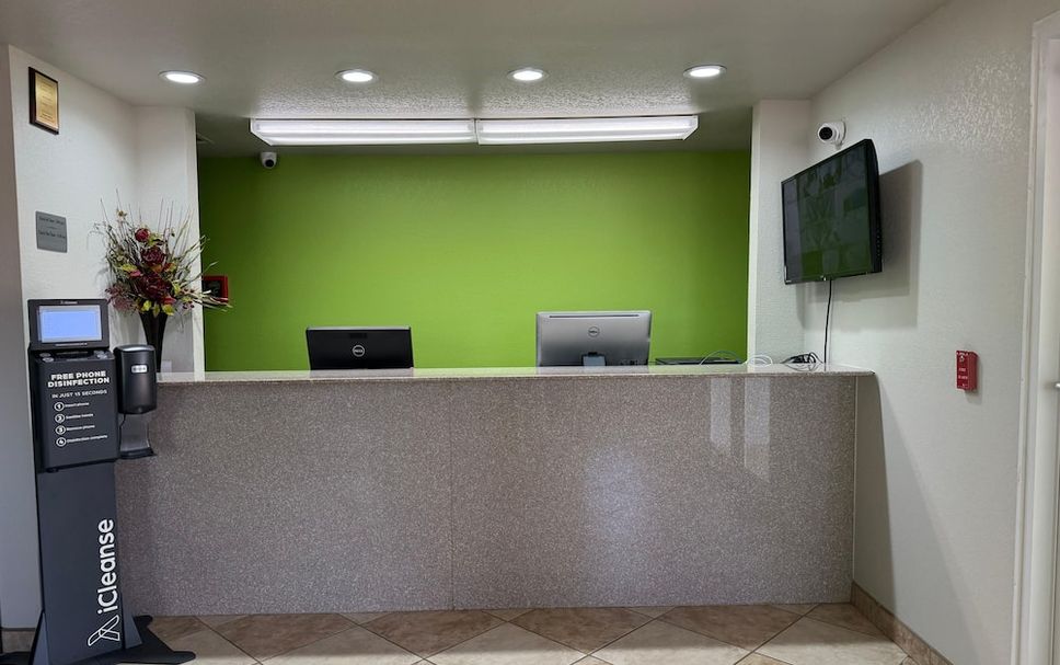 Front desk Photo