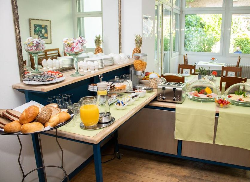 Buffet Photo