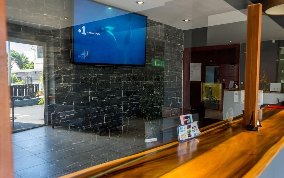 Front desk Photo