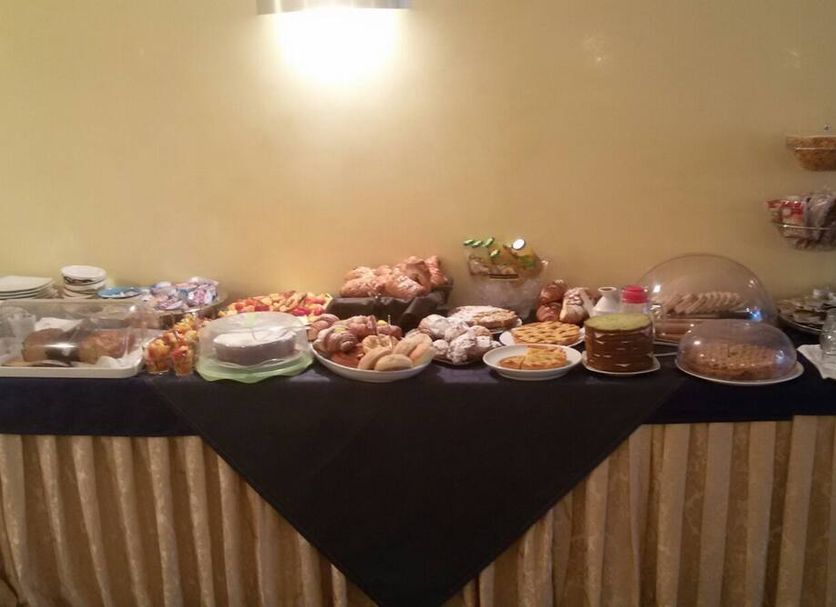 Buffet Photo