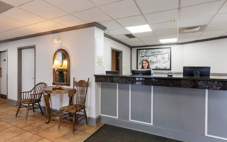 Front desk Photo