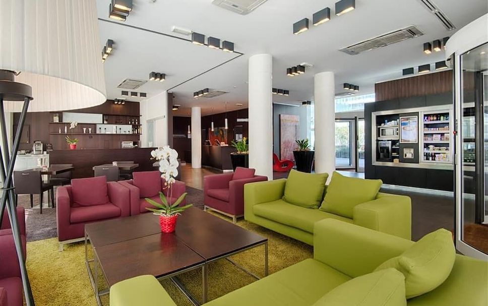 Lounge Photo