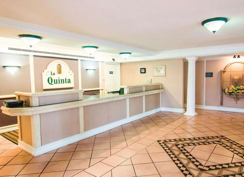 Front desk Photo