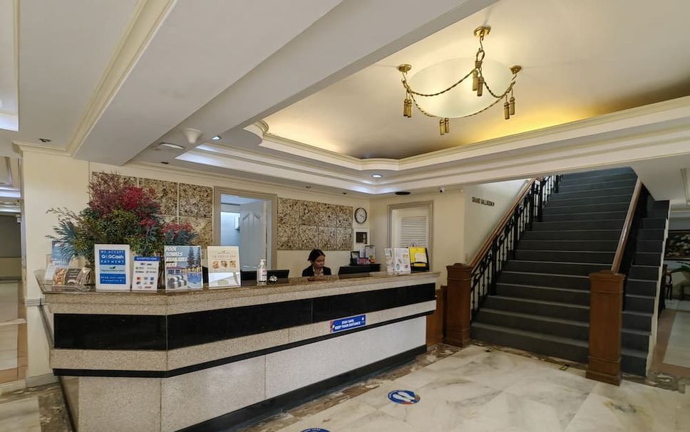 Front desk Photo