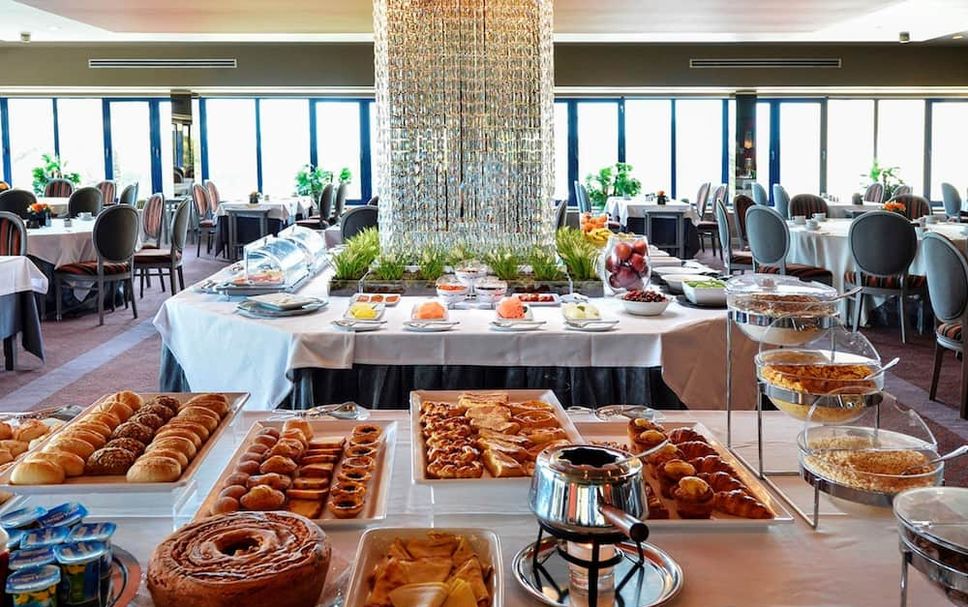 Buffet Photo