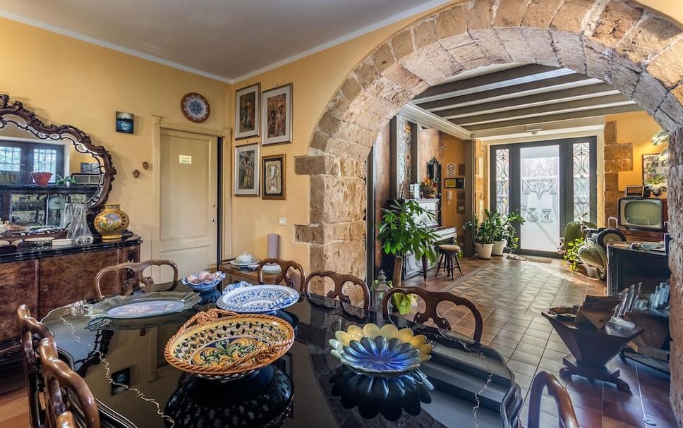 Dining room Photo
