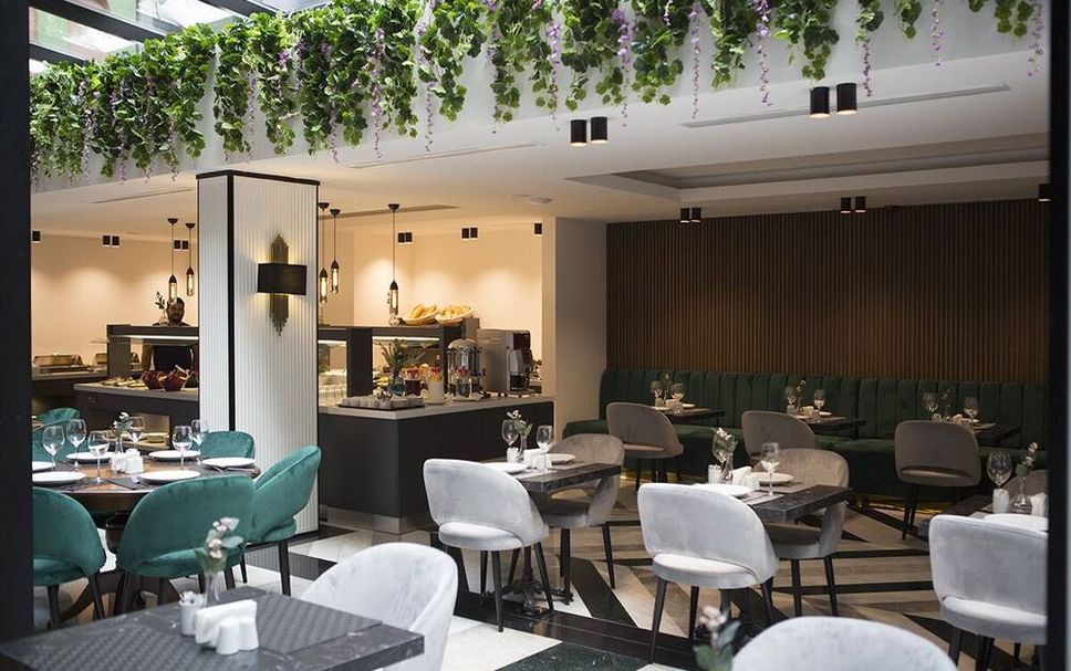 Restaurant Photo
