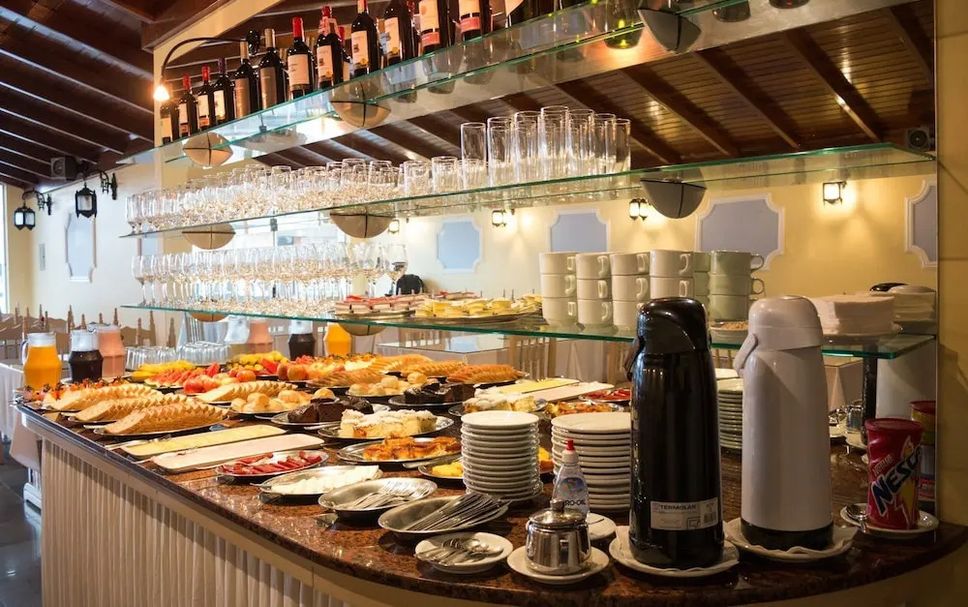 Buffet Photo