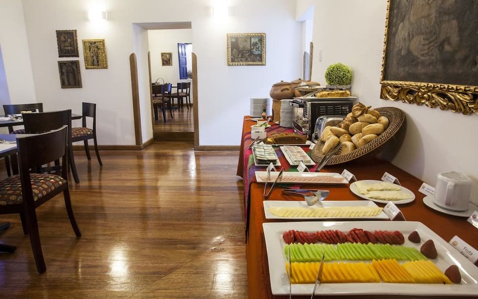 Buffet Photo