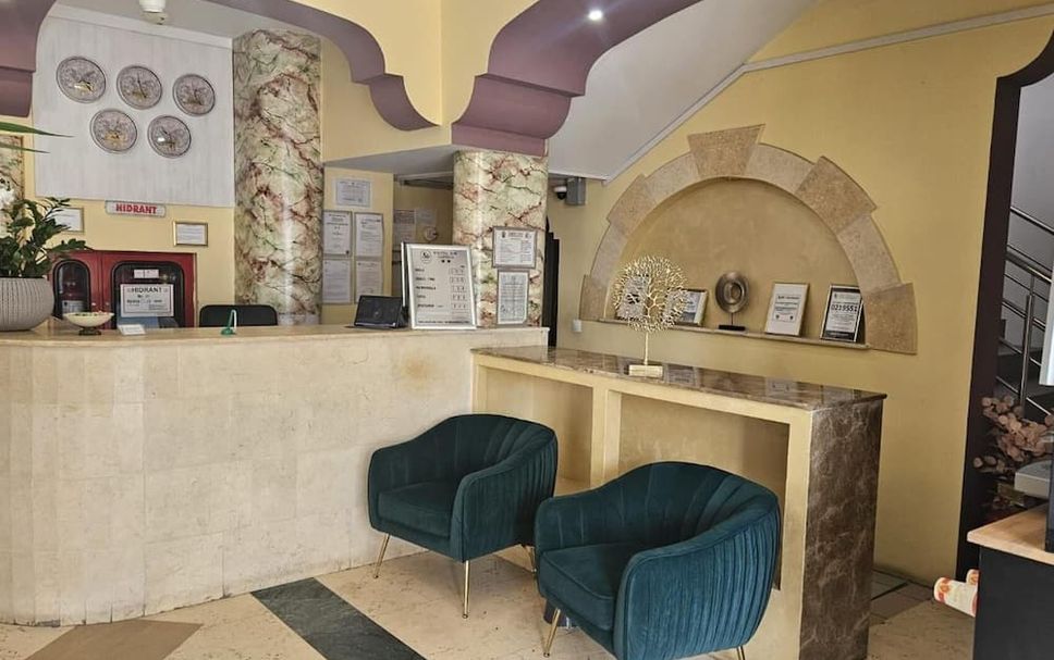 Front desk Photo