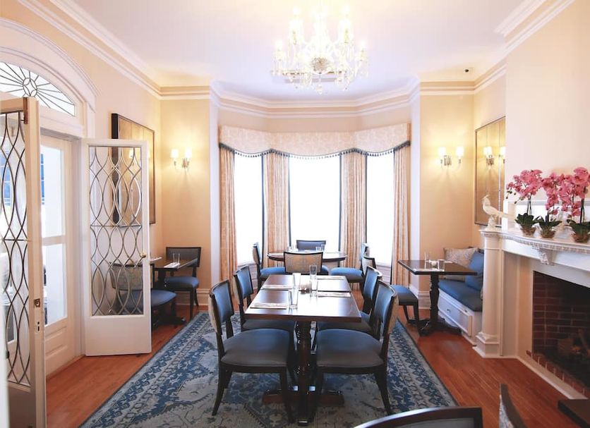 Dining room Photo
