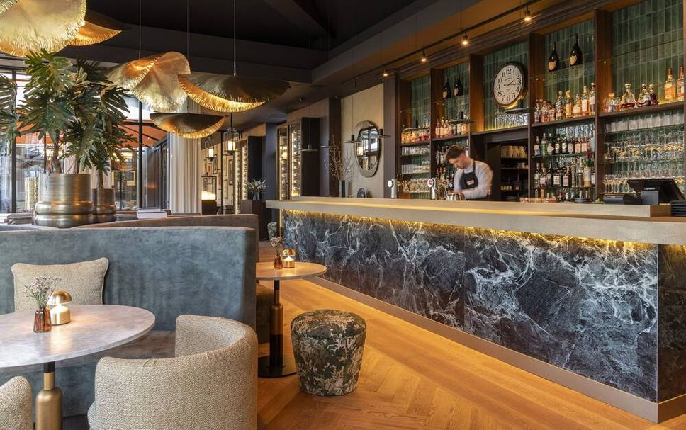 Bar Photo