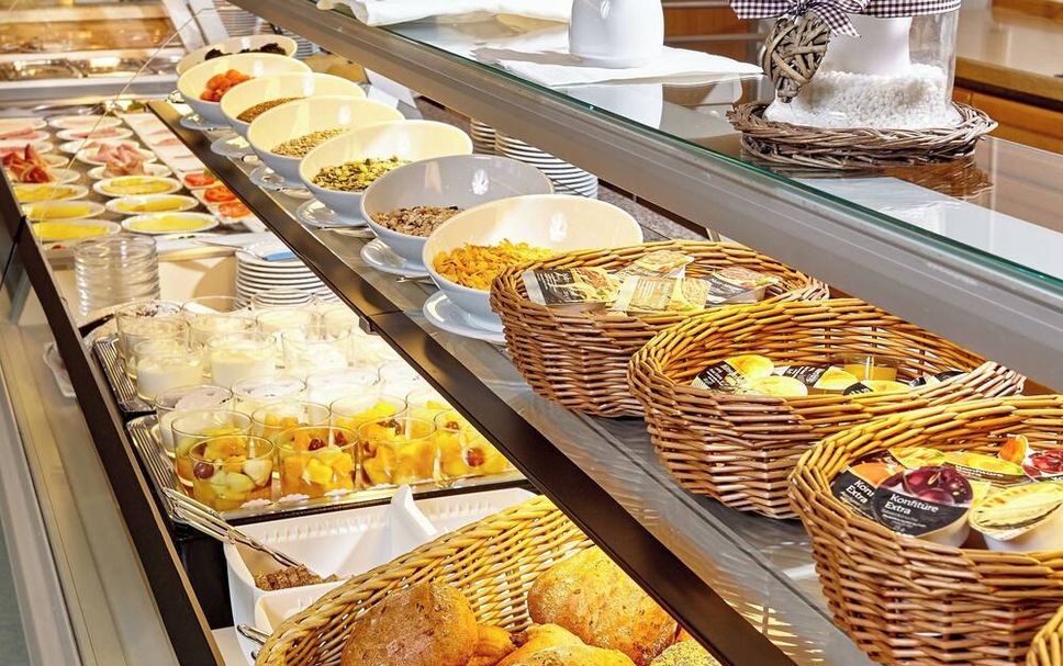 Buffet Photo