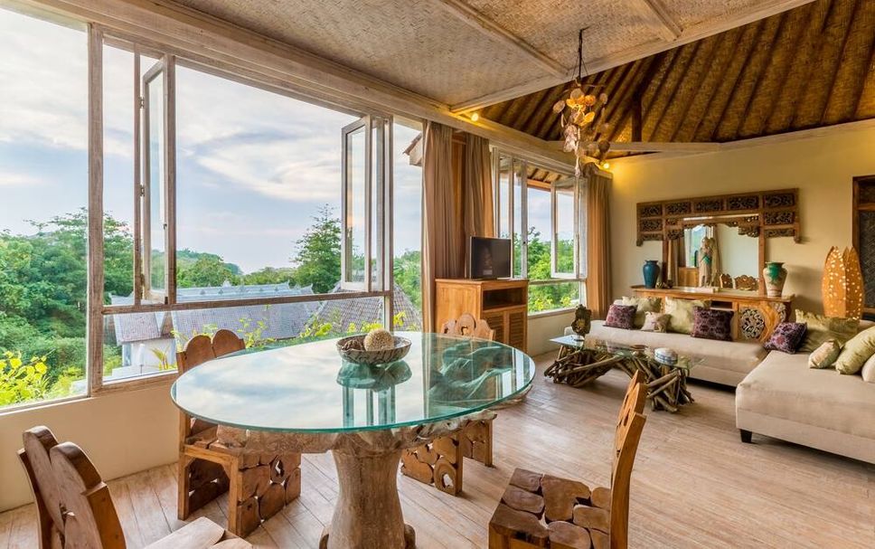 Dining room Photo