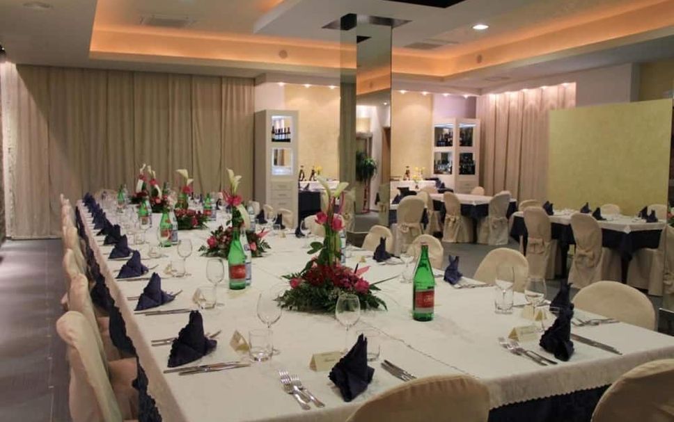 Banquet hall Photo